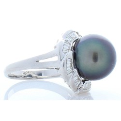 18K White Gold Pearl Gemstone Ring